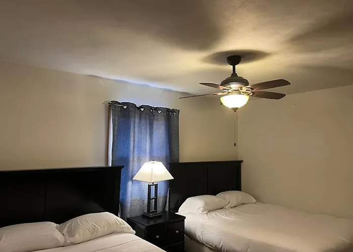 Prime Location Amazing Unit Close To Downtown - 2 Queen Beds * Springfield