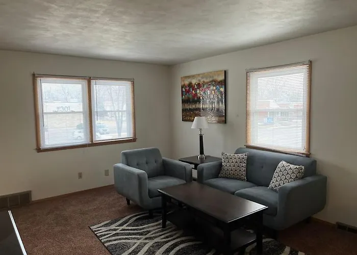 Prime Location Amazing Unit Close To Downtown - 2 Queen Beds *